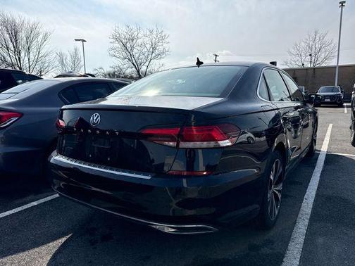 2022 Volkswagen Passat 2.0T SE