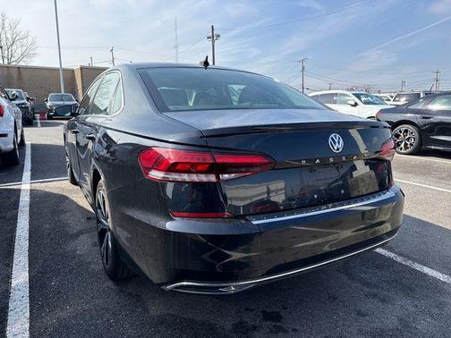2022 Volkswagen Passat 2.0T SE