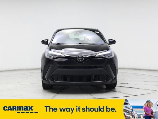 2022 Toyota C-HR XLE