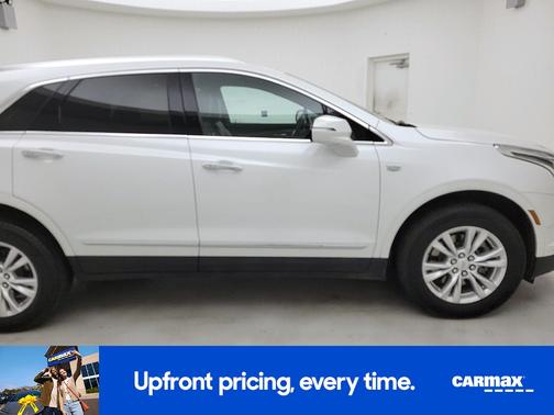 White 2023 Cadillac XT5 Luxury