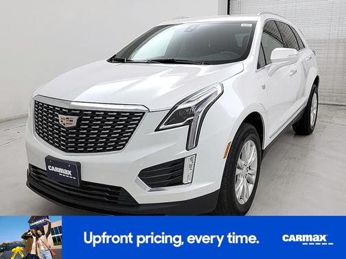 White 2023 Cadillac XT5 Luxury