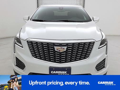 White 2023 Cadillac XT5 Luxury