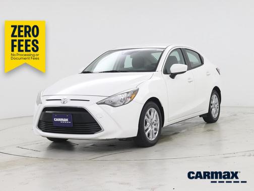 White 2017 Toyota Yaris iA