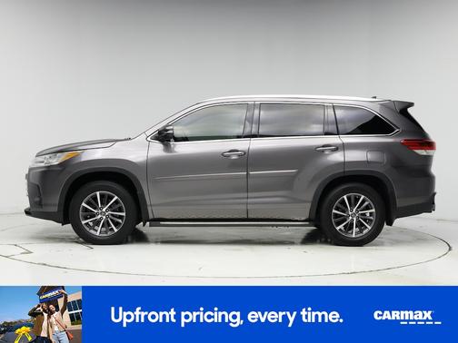 Gray 2017 Toyota Highlander XLE