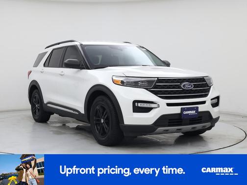 White 2022 Ford Explorer XLT