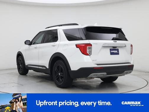 White 2022 Ford Explorer XLT