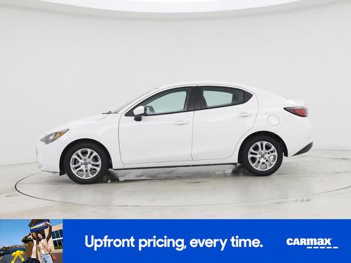 White 2017 Toyota Yaris iA