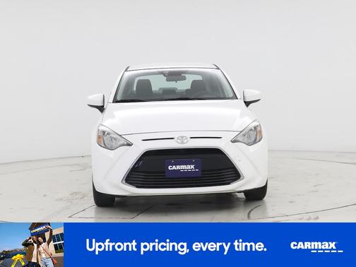 White 2017 Toyota Yaris iA