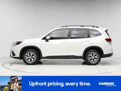 White 2023 Subaru Forester Premium