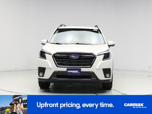 White 2023 Subaru Forester Premium
