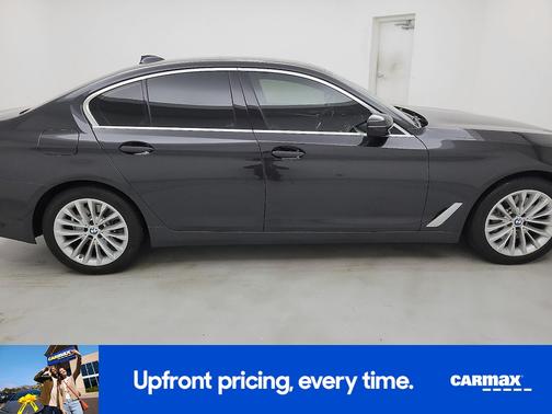 Gray 2023 BMW 530 I