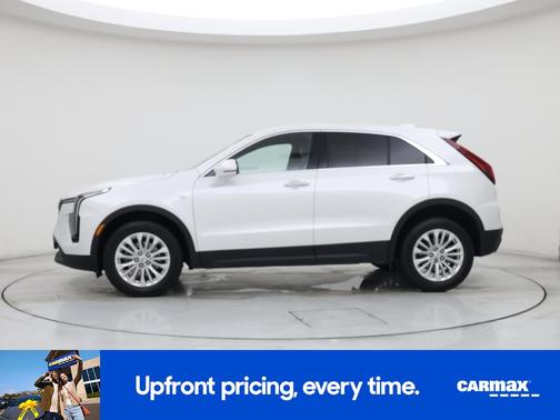 White 2024 Cadillac XT4 Luxury