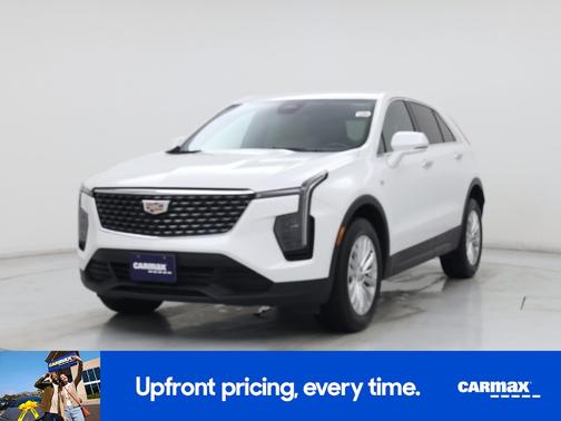 White 2024 Cadillac XT4 Luxury