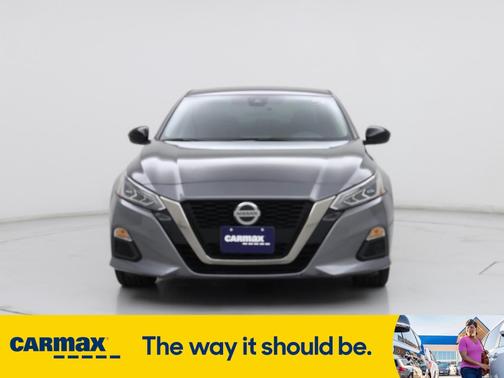 2022 Nissan Altima SR