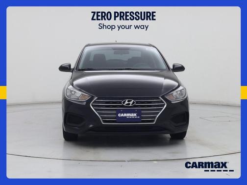 Black 2022 Hyundai Accent SE