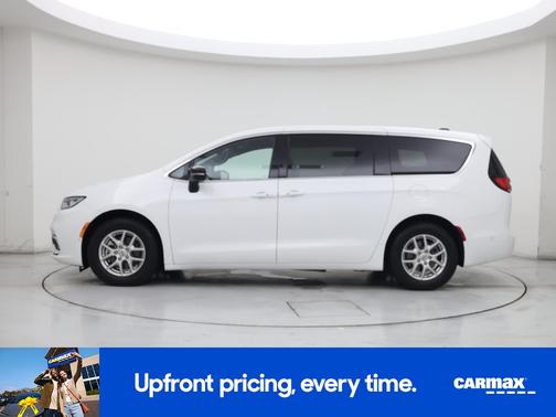 White 2025 Chrysler Pacifica Select