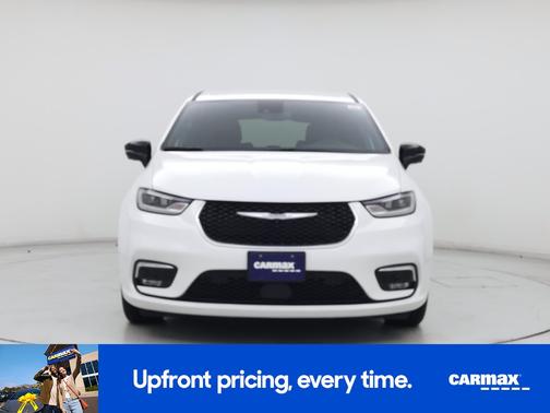White 2025 Chrysler Pacifica Select