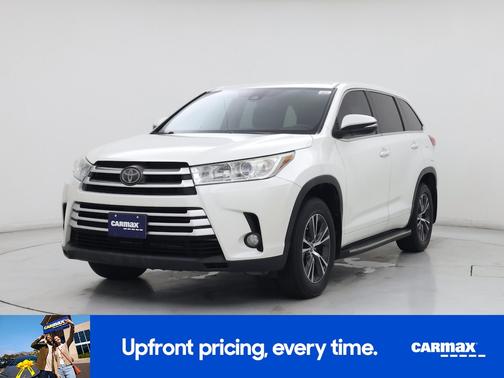 White 2018 Toyota Highlander LE