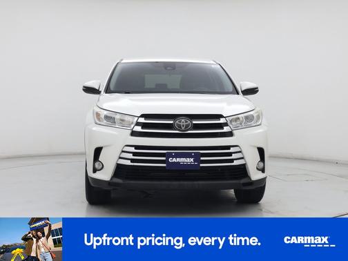 White 2018 Toyota Highlander LE