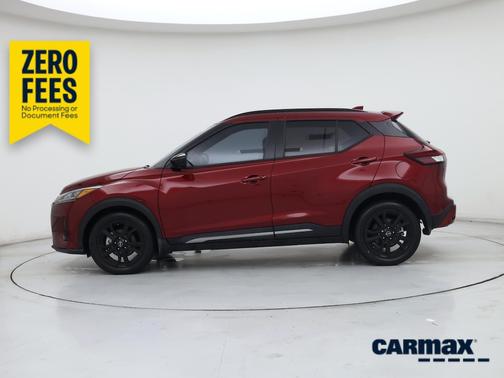Red 2024 Nissan Kicks SR
