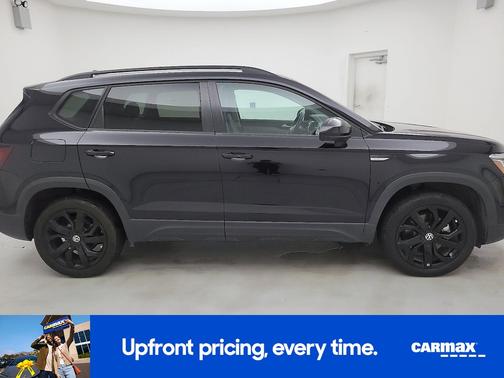 2024 Volkswagen Taos SE Black Edition