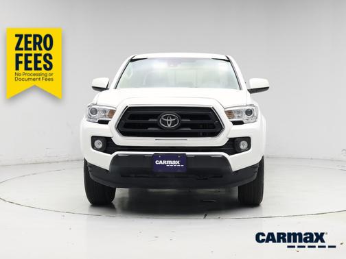 White 2022 Toyota Tacoma SR5