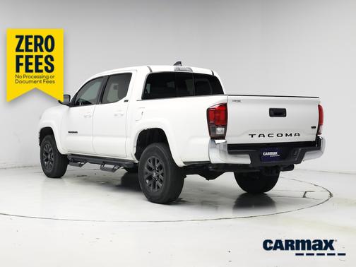 White 2022 Toyota Tacoma SR5