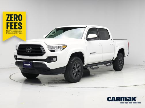 White 2022 Toyota Tacoma SR5