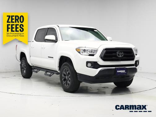 White 2022 Toyota Tacoma SR5