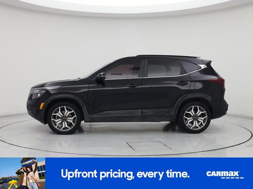 Black 2021 Kia Seltos S