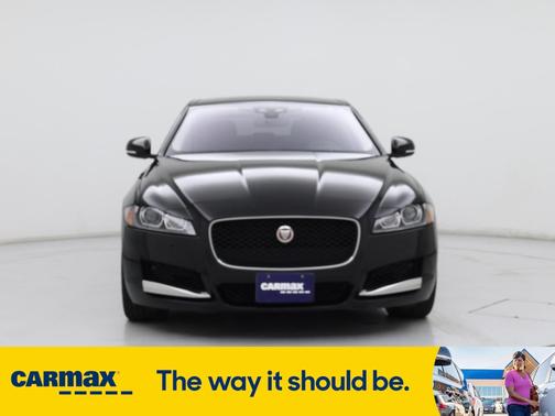 2017 Jaguar XF