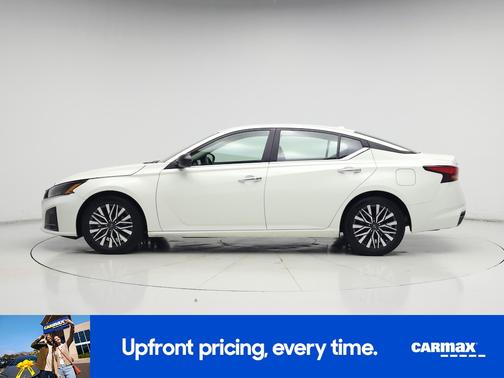 White 2025 Nissan Altima SV