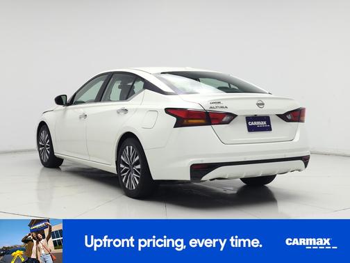 White 2025 Nissan Altima SV