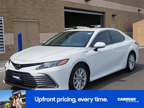 White 2024 Toyota Camry LE