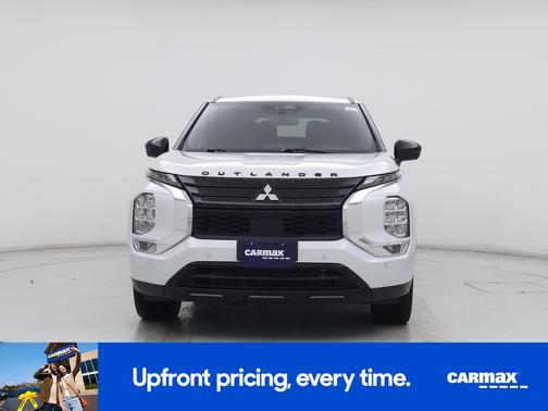 White 2024 Mitsubishi Outlander SE Black Edition