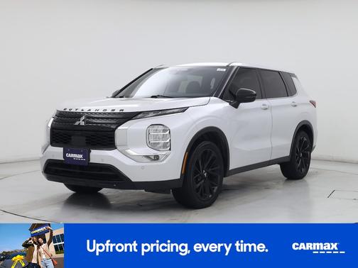 White 2024 Mitsubishi Outlander SE Black Edition