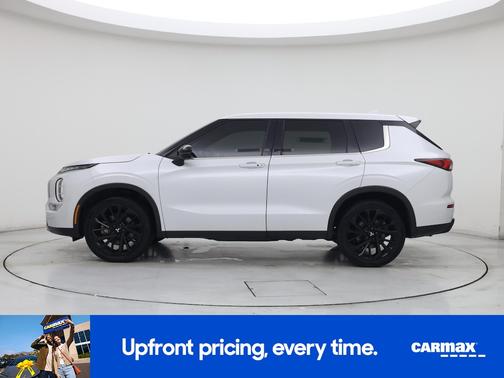 White 2024 Mitsubishi Outlander SE Black Edition