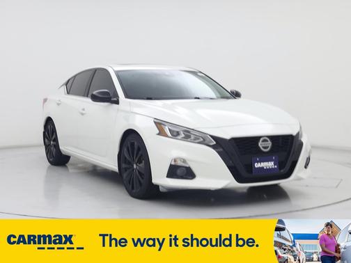 2022 Nissan Altima SR