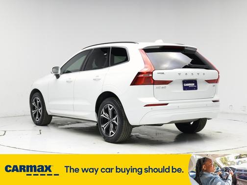 2022 Volvo XC60 B5 Momentum