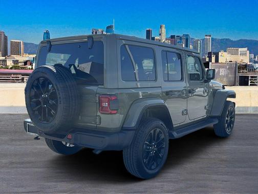 2025 Jeep Wrangler 4xe Sahara