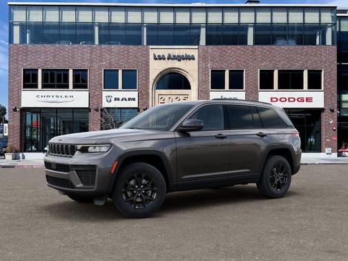 Metallic 2026 Jeep Grand Cherokee Laredo