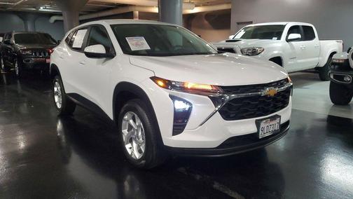 2025 Chevrolet Trax LS