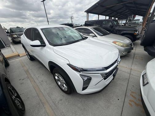 2025 Chevrolet Trax LS