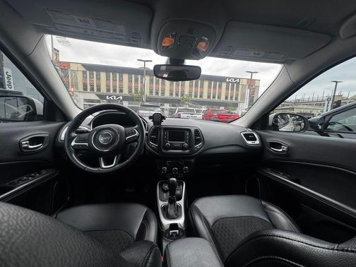 White Clearcoat 2018 Jeep Compass Latitude