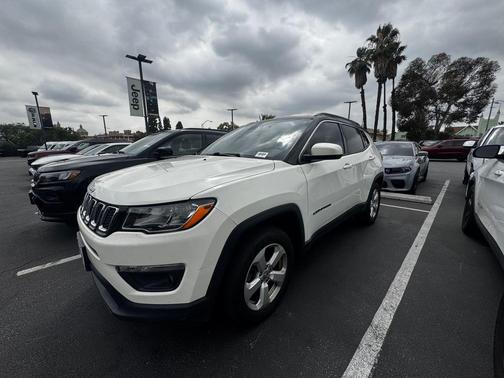 White Clearcoat 2018 Jeep Compass Latitude