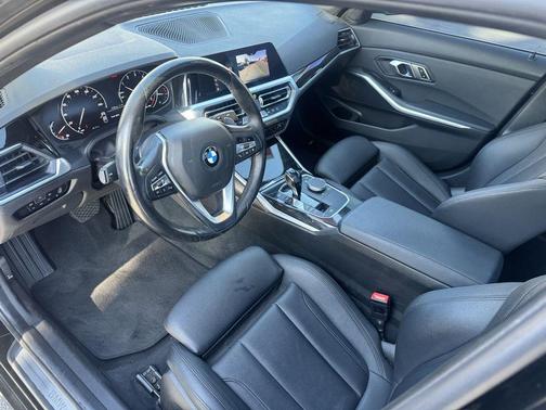 2019 BMW 330 i
