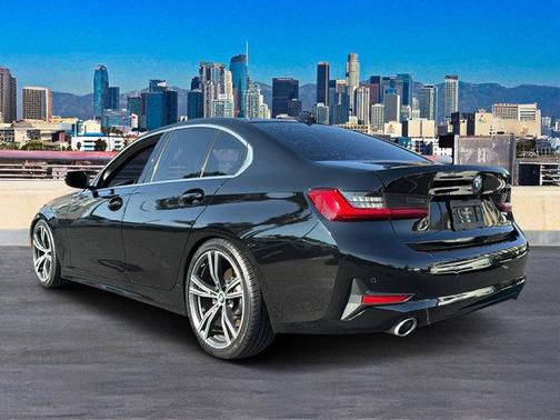 2019 BMW 330 i