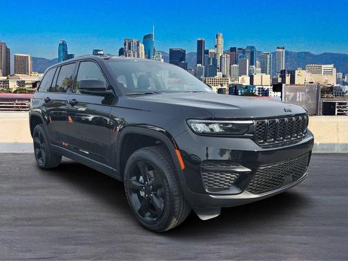 2025 Jeep Grand Cherokee Laredo
