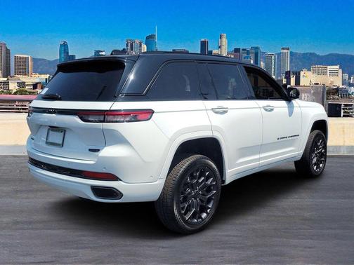 2025 Jeep Grand Cherokee Summit