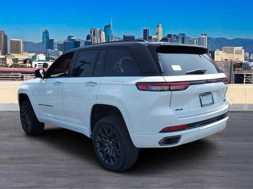 2025 Jeep Grand Cherokee Summit